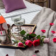 Holt - Flowers in Wonderland