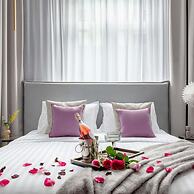 Holt - Flowers in Wonderland