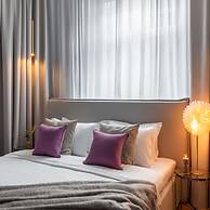 Holt - Flowers in Wonderland