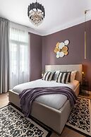 Holt - Flowers in Wonderland