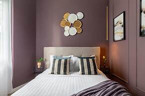 Holt - Flowers in Wonderland