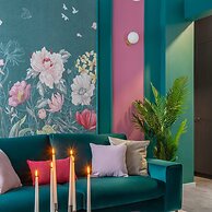 Holt - Flowers in Wonderland