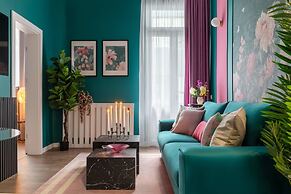 Holt - Flowers in Wonderland