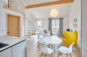 Host Stay Sunshine Cottage