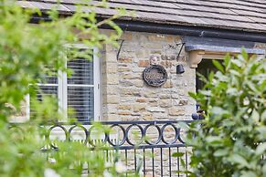 Host Stay Sunshine Cottage