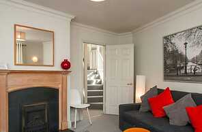 Central Quiet 2 Bedroom Townhouse With Office