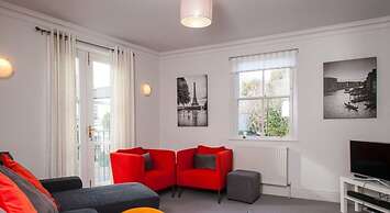 Central Quiet 2 Bedroom Townhouse With Office