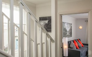 Central Quiet 2 Bedroom Townhouse With Office