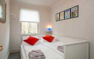 Central Quiet 2 Bedroom Townhouse With Office