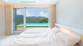 Gapyeong Staysumok Pool Villa Pension