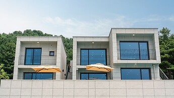 Gapyeong Staysumok Pool Villa Pension