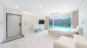 Gapyeong Staysumok Pool Villa Pension