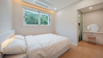 Gapyeong Staysumok Pool Villa Pension