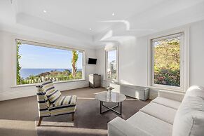 The Bay Crest Manor Views Pool Beach