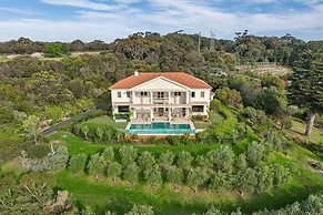 The Bay Crest Manor Views Pool Beach