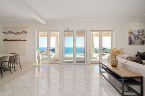 The Bay Crest Manor Views Pool Beach