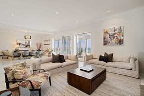 The Bay Crest Manor Views Pool Beach