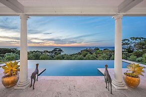 The Bay Crest Manor Views Pool Beach