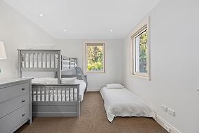 The Bay Crest Manor Views Pool Beach