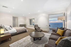 The Bay Crest Manor Views Pool Beach