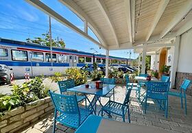 B&B MARINA SLEEP AND SHIP