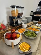 B&B MARINA SLEEP AND SHIP