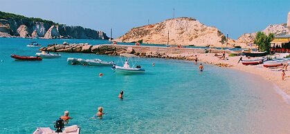 B&B MARINA SLEEP AND SHIP