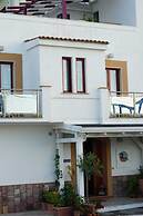 B&B MARINA SLEEP AND SHIP