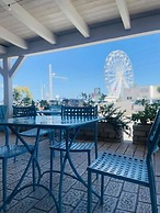 B&B MARINA SLEEP AND SHIP