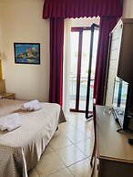 B&B MARINA SLEEP AND SHIP