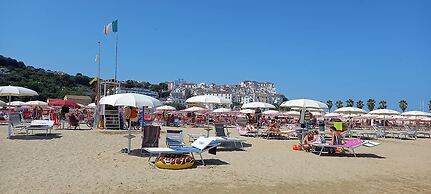 B&B MARINA SLEEP AND SHIP