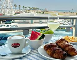 B&B MARINA SLEEP AND SHIP