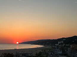 B&B MARINA SLEEP AND SHIP