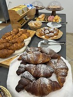 B&B MARINA SLEEP AND SHIP