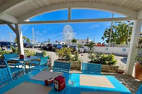 B&B MARINA SLEEP AND SHIP