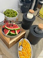 B&B MARINA SLEEP AND SHIP