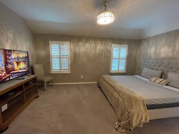 ELUX with heated pool spa