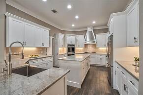 ELUX with heated pool spa