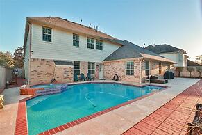 ELUX with heated pool spa