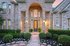 ELUX with heated pool spa