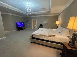 ELUX with heated pool spa