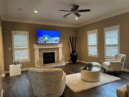 ELUX with heated pool spa