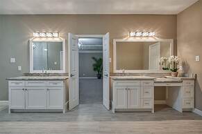 ELUX with heated pool spa