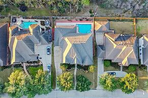 ELUX with heated pool spa