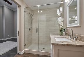 ELUX with heated pool spa