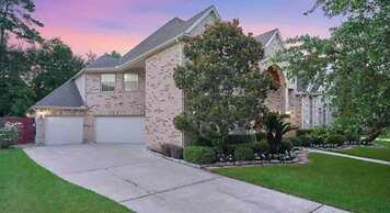 ELUX with heated pool spa