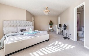 ELUX with heated pool spa