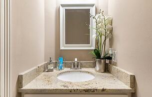 ELUX with heated pool spa