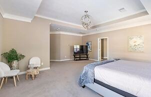 ELUX with heated pool spa