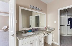 ELUX with heated pool spa